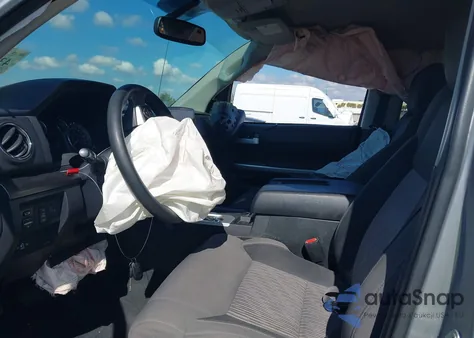 2014 Toyota Tundra Sr5 4.6L V8 z USA, uszkodzony, nr VIN 5TFRM5F18EX073513